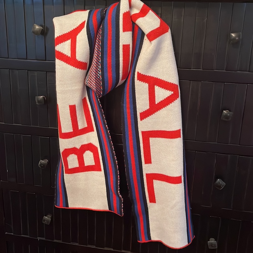 Warm winter scarf Urban Outfitters with writing Be All End All two sided beauty